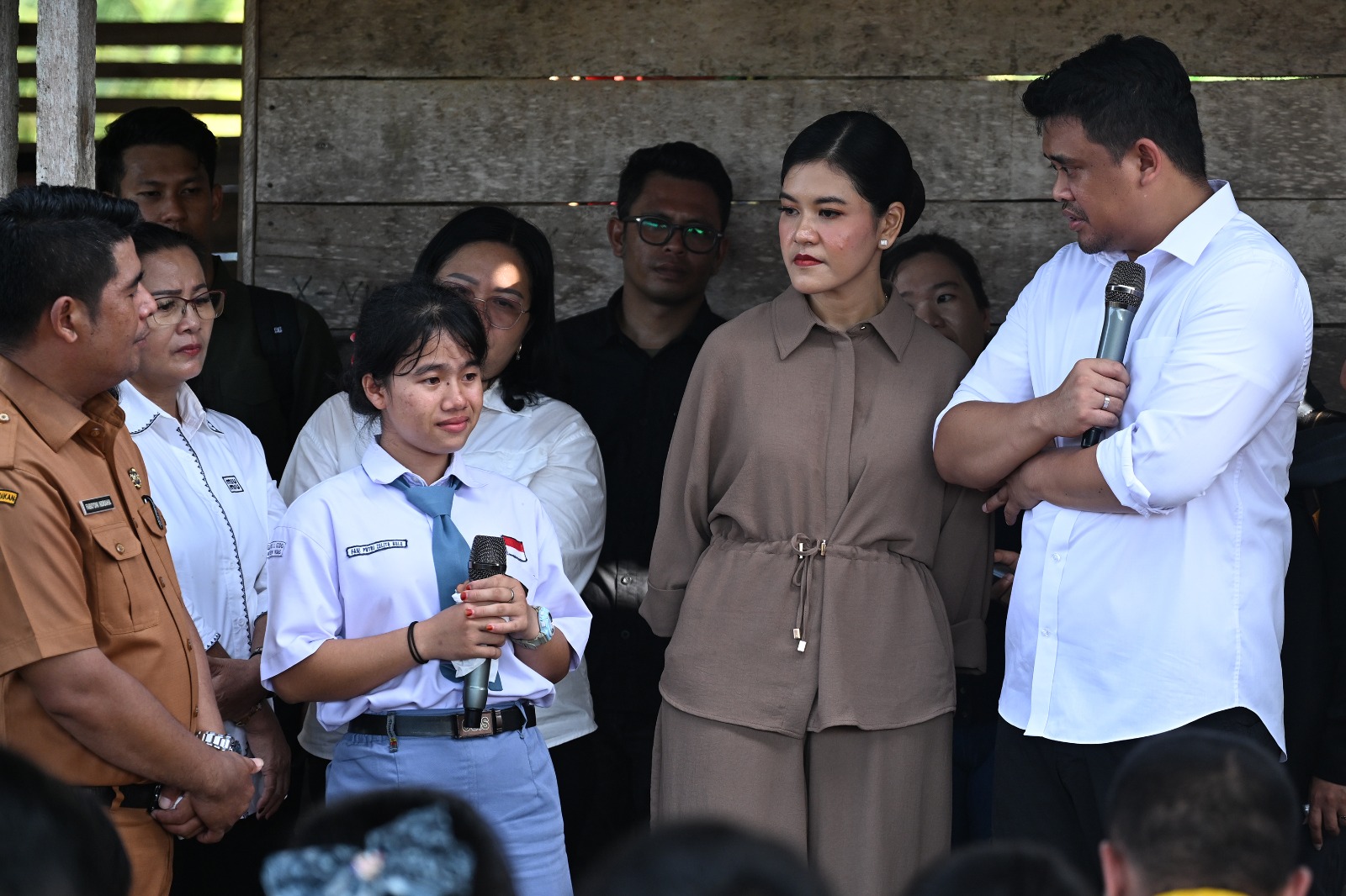 Gubernur Sumut Bobby Nasution Akan Kuliahkan Kakak Beradik Yatim Piatu di Nias, Hingga Tamat